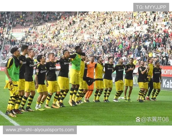 足球戏剧如何以真实比赛背景讲述球员与俱乐部的故事