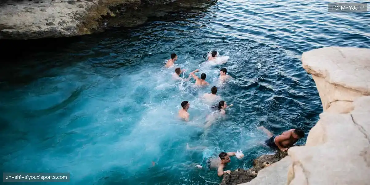 🏀 指尖轻点，高清直播让你身临其境！📱